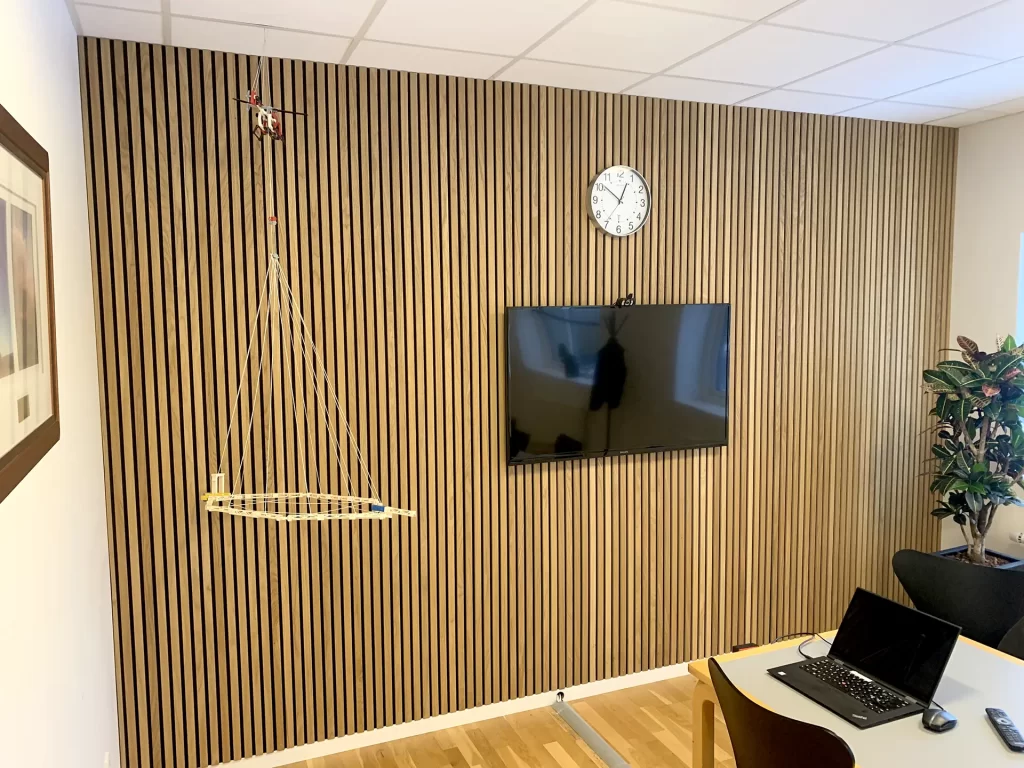 Opsætning af egelister på filtdug